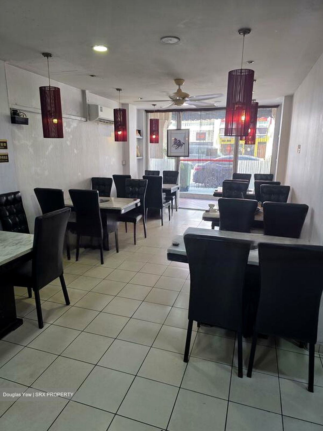 Four Chain Hotel (D14), Retail #472347911